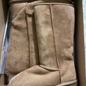 Brand new -UGG Tan Winter & Rain Boots size 9